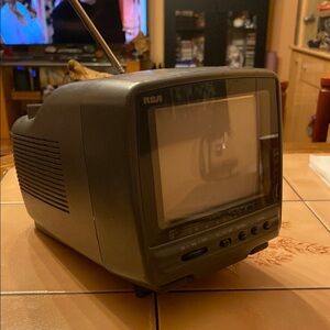 Vintage Retro Portable Color Car TV